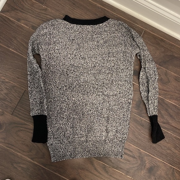 Wearing Your 🩷 On Your Sleeve Sweater sz S - Picture 5 of 5